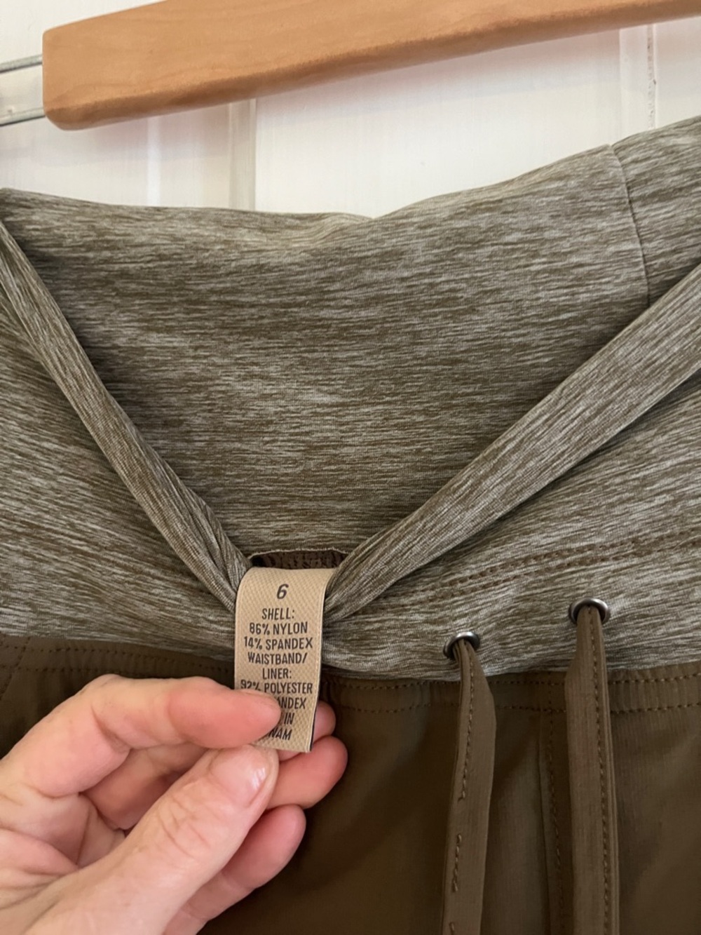 Duluth Olive Green quick dry Pull-On Skort with Heathered Waistband size 6 - Picture 2 of 5